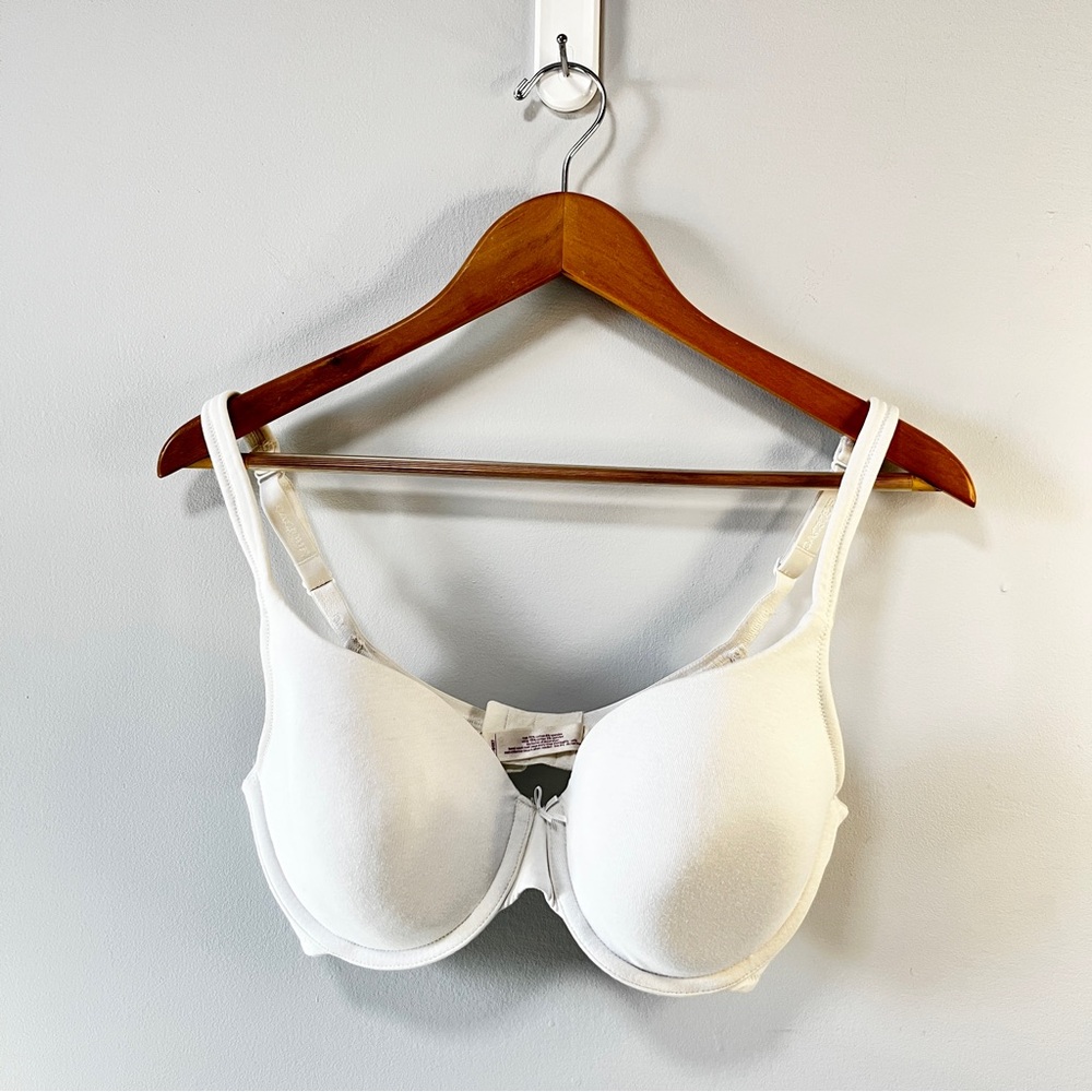 Cacique White T-shirt Bra 36DD